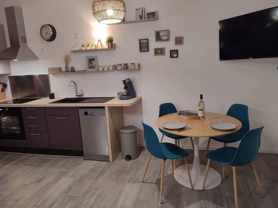 Appartement Cosy Au Pied Des Halles,Le Rossini ナルボンヌ エクステリア 写真